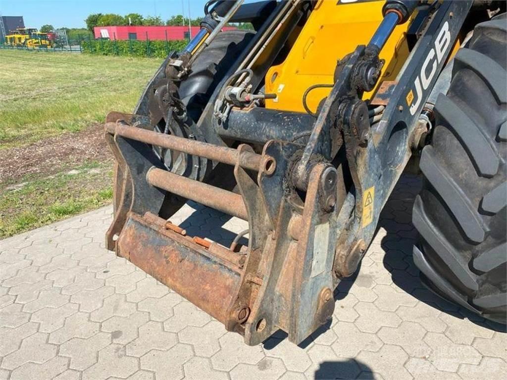 JCB 427 HT AGRI Колесни товарачи