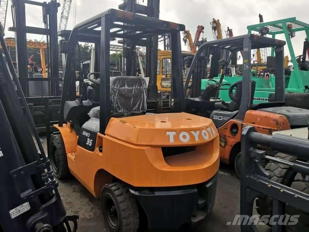 Toyota 3.5 ton Дизелови камиони