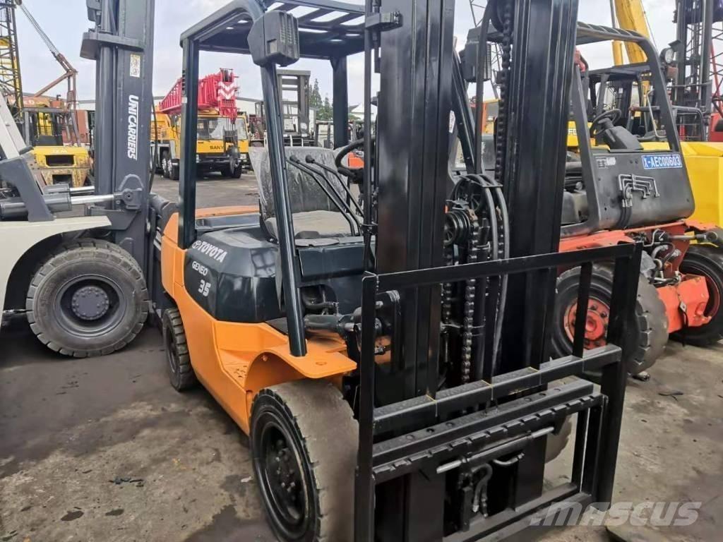 Toyota 3.5 ton Дизелови камиони