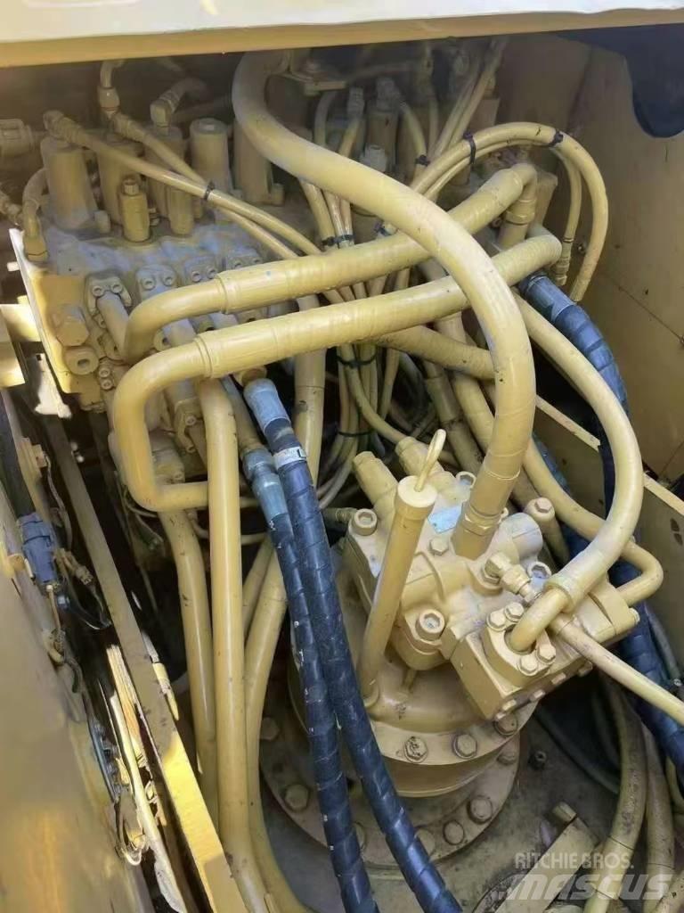 CAT 323D2 Верижен екскаватор