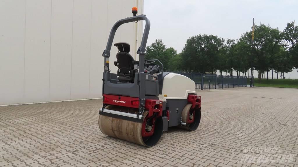 Dynapac CC1200 VI Двойни барабанни ролки
