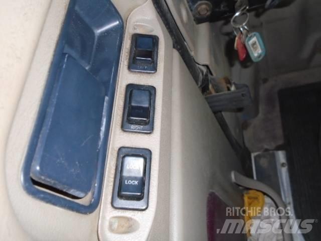 International 9200 i Самосвал