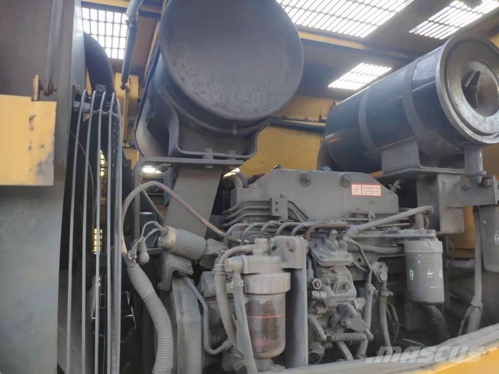 Komatsu WA 320-3 Колесни товарачи
