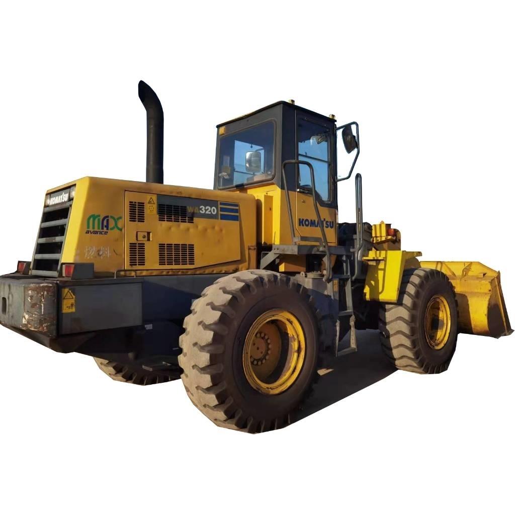 Komatsu WA 320-3 Колесни товарачи