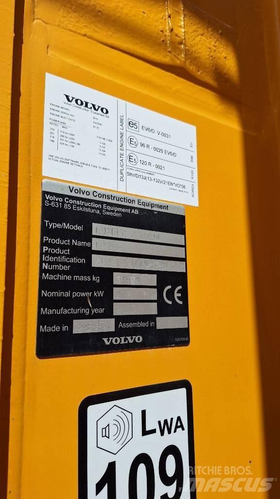 Volvo L 220 H Колесни товарачи
