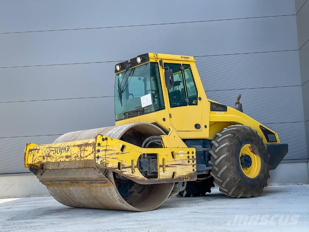 Bomag BW 213 DH-4 Еднобарабанни ролки
