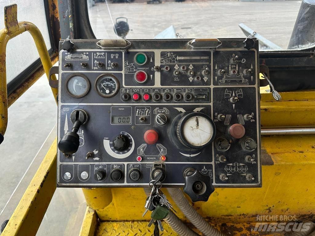 Demag DF 140 C Машини за асфалт