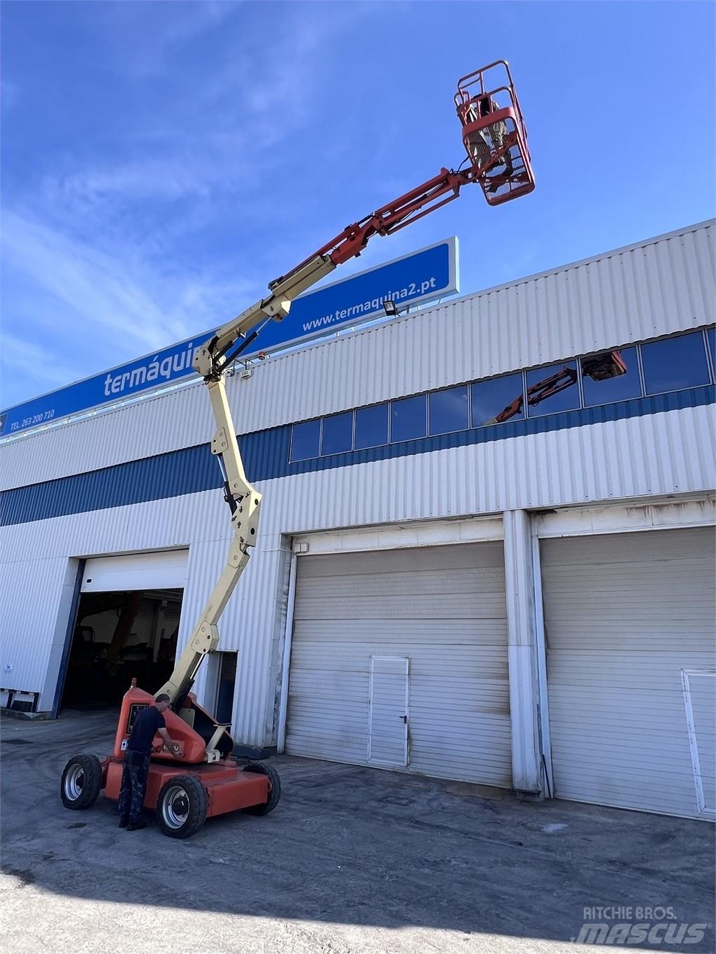 JLG E450 AJ Съчленени стрелови подемници