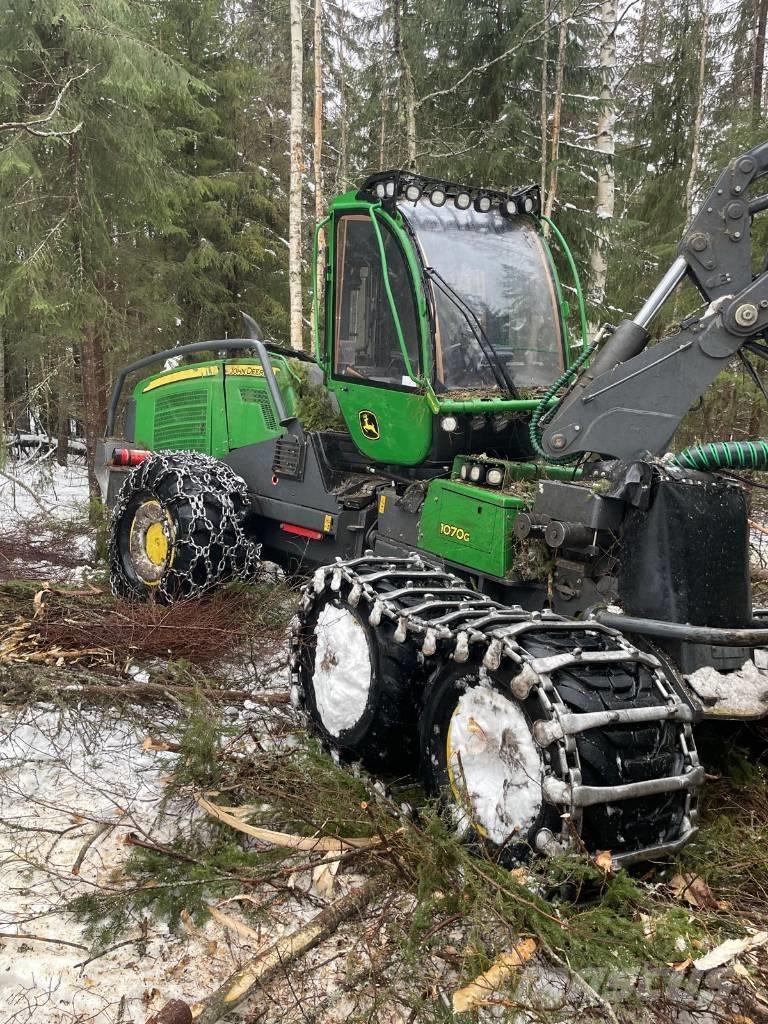 John Deere 1070 G Харвестери