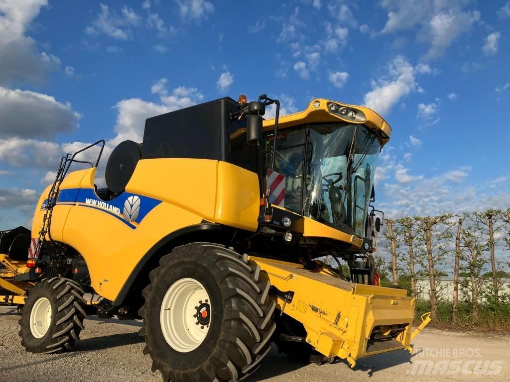 New Holland CX 6090 Комбайни