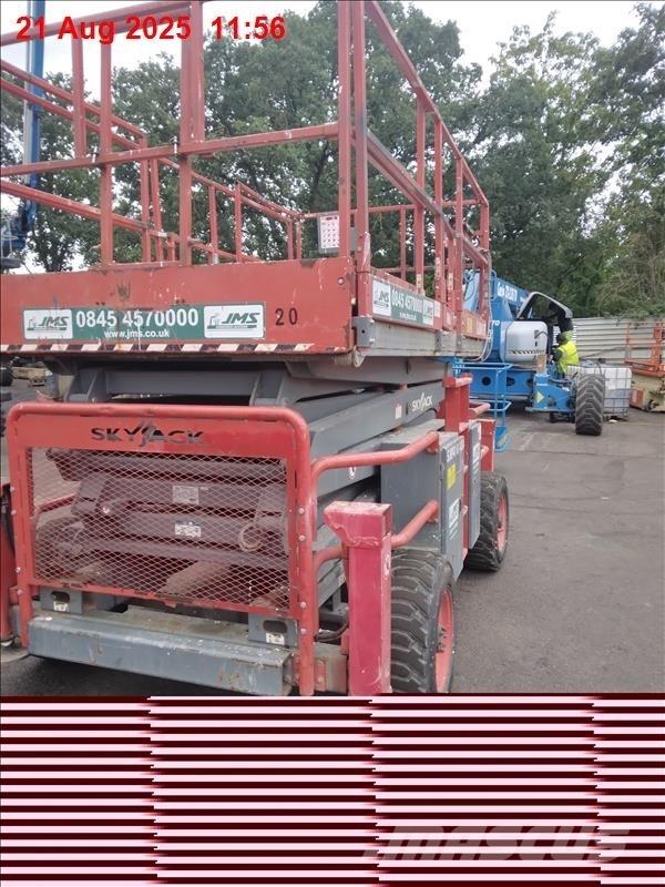 SkyJack SJ 8841 RT Ножични работни платформи