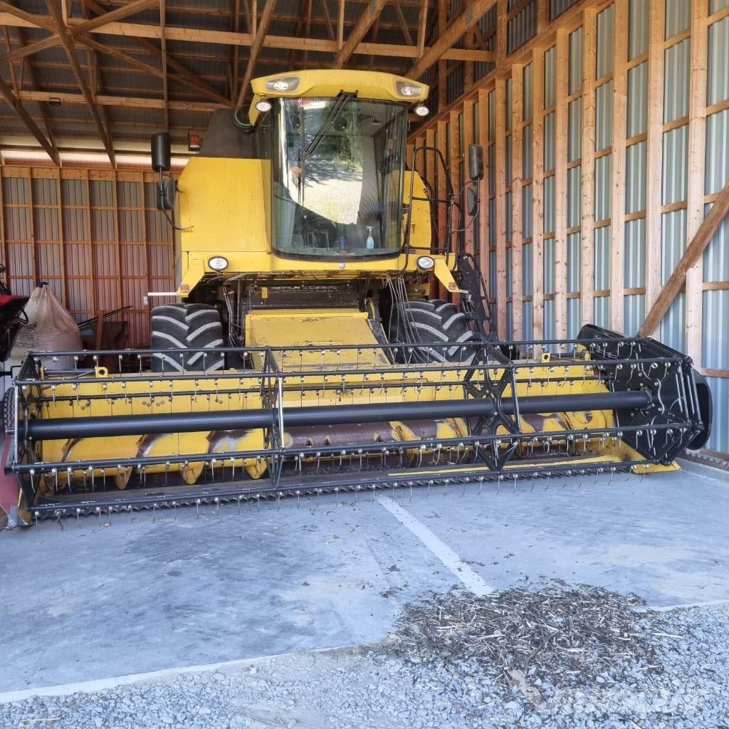 New Holland TC 5070 Комбайни