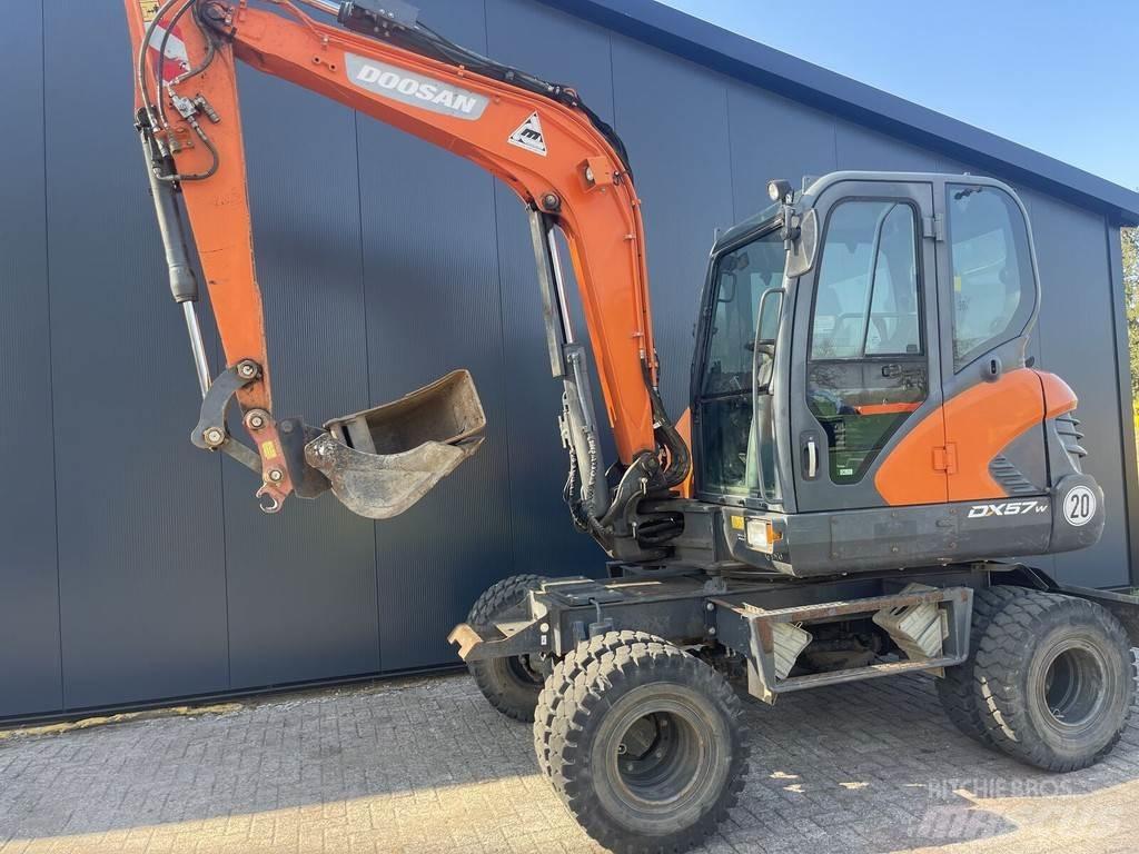 Doosan DX57W Колесни екскаватори