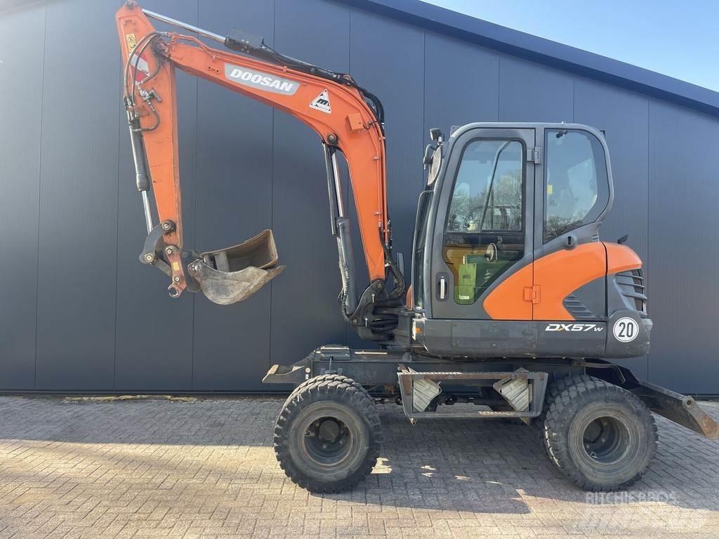 Doosan DX57W Колесни екскаватори