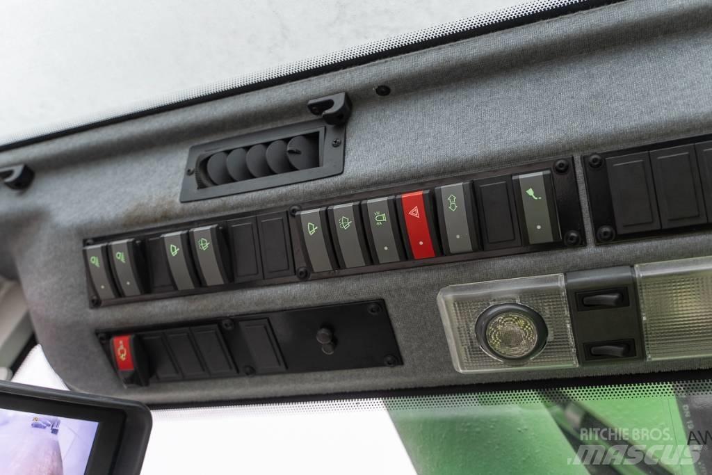 Sennebogen 821 E Колесни екскаватори