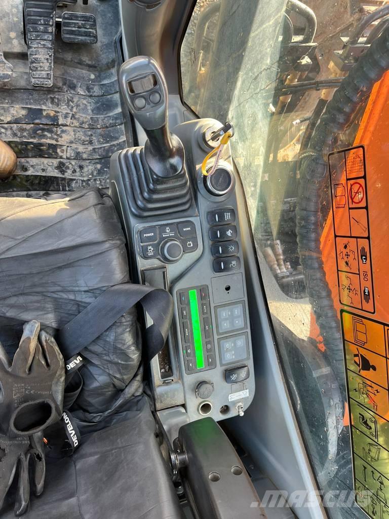 Doosan DX 225 Верижен екскаватор