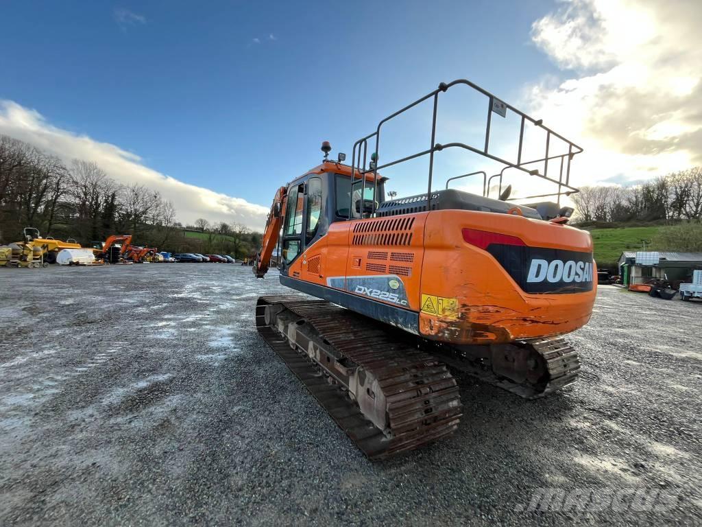 Doosan DX 225 Верижен екскаватор