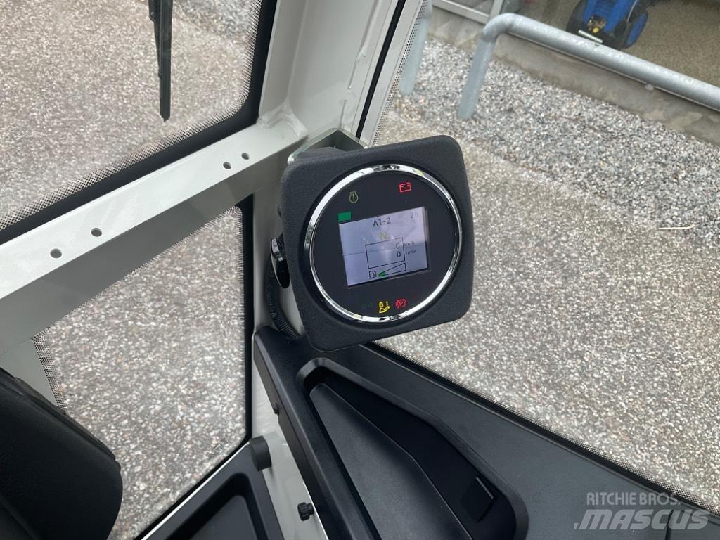 CLAAS Torion 535 Колесни товарачи