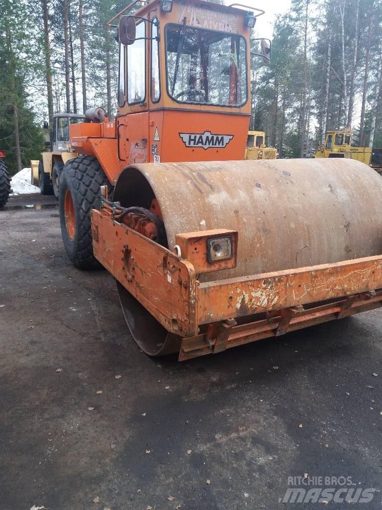 Hamm 2411 SD Еднобарабанни ролки
