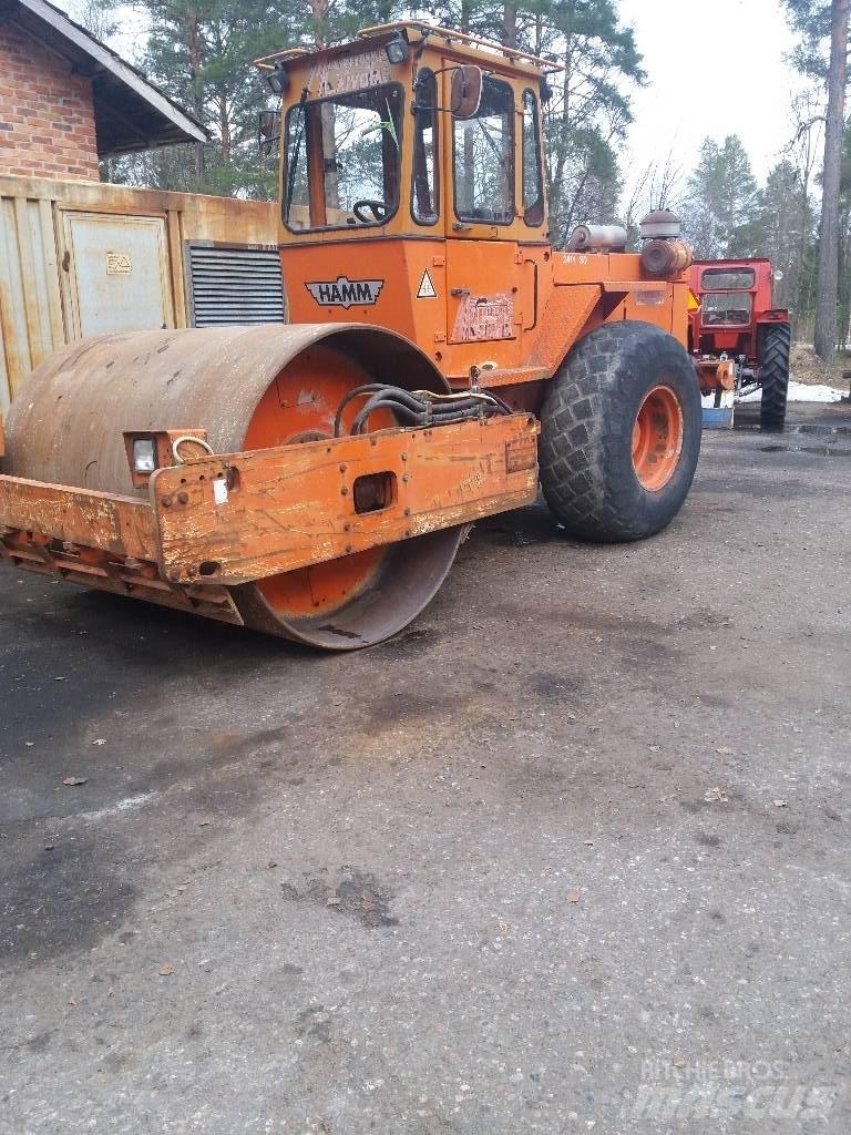 Hamm 2411 SD Еднобарабанни ролки
