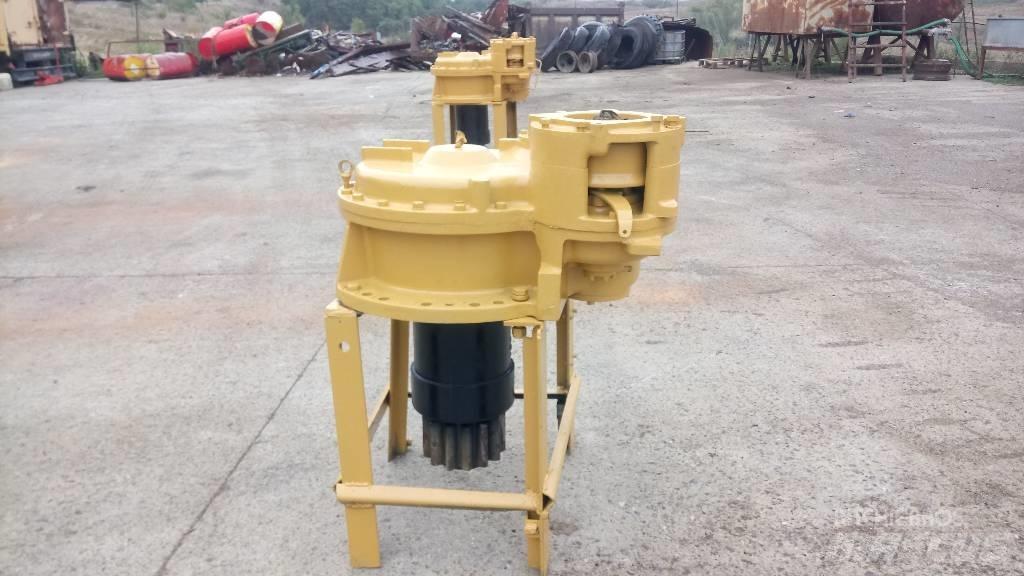 CAT 245 Предаване