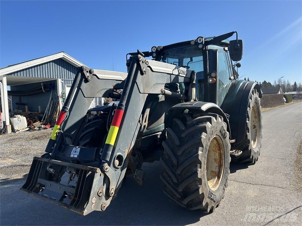 Valtra N 174 VERSU Трактори