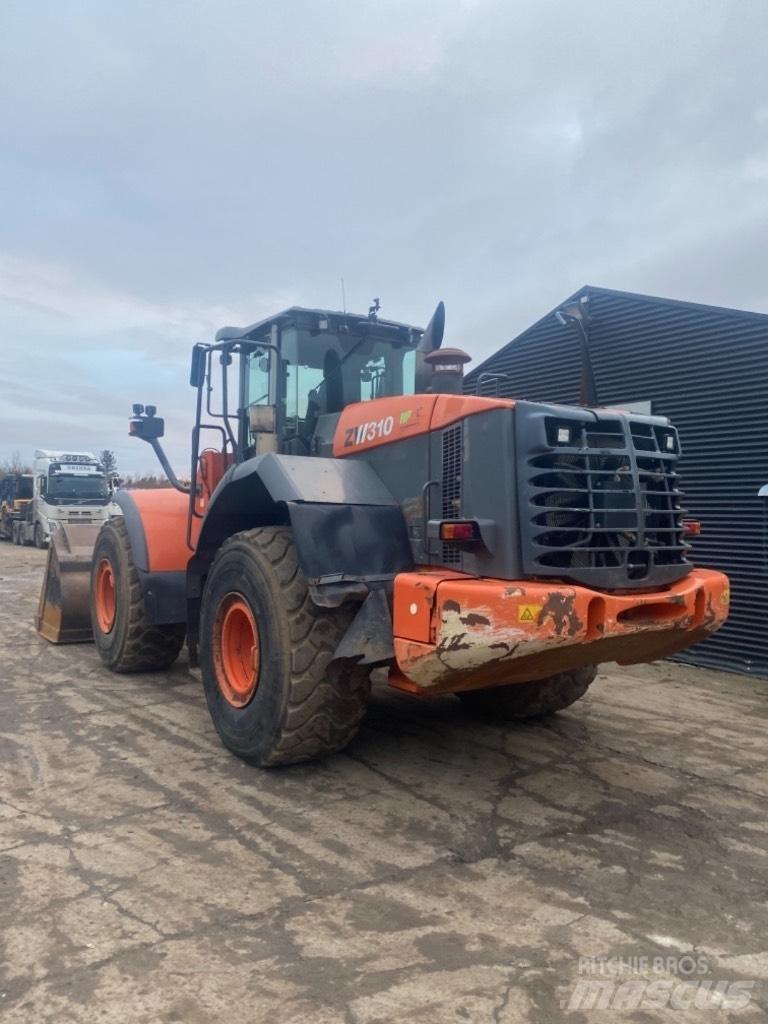 Hitachi ZW 310 Колесни товарачи