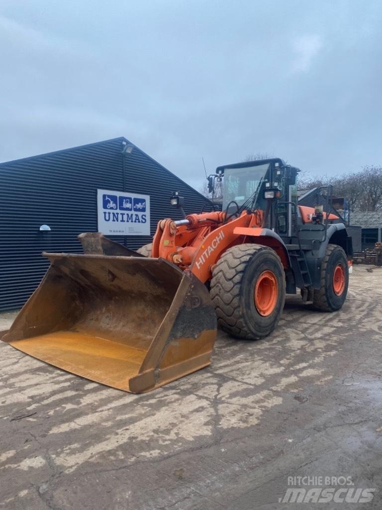 Hitachi ZW 310 Колесни товарачи