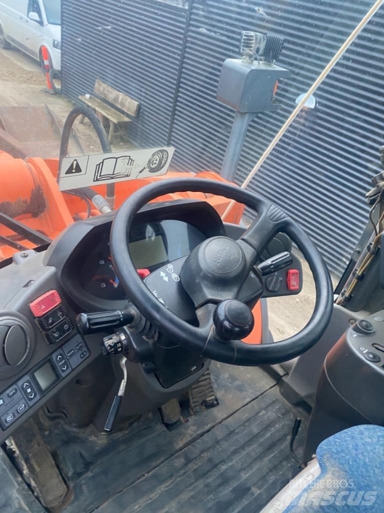 Hitachi ZW 310 Колесни товарачи
