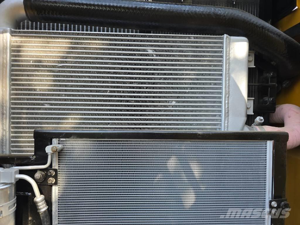 CAT 320D2 Верижен екскаватор