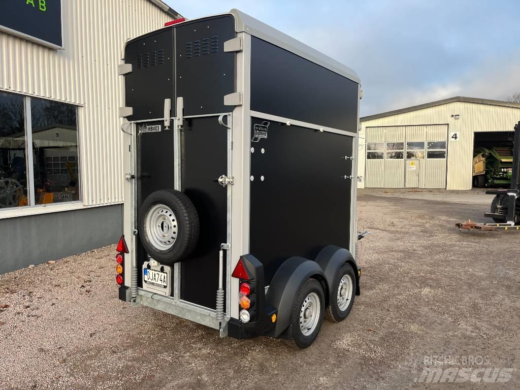 Ifor Williams HB 403 Полуремаркета за превоз на животни
