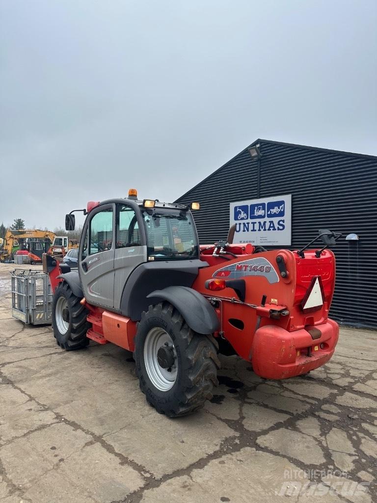 Manitou MT1440 Телескопични товарачи
