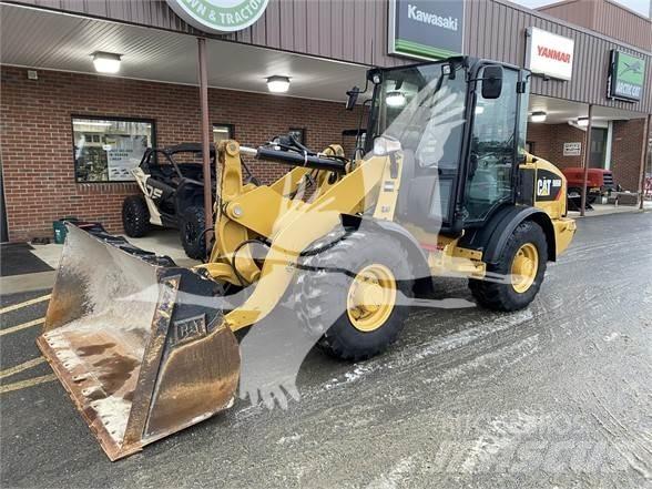 CAT 906M Колесни товарачи