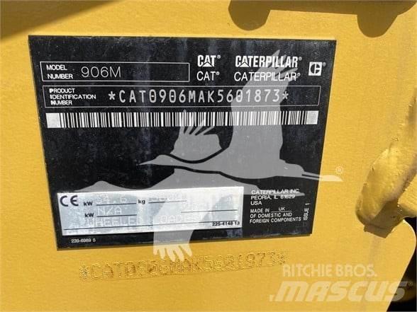 CAT 906M Колесни товарачи
