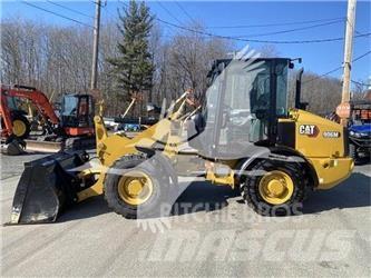 CAT 906M Колесни товарачи