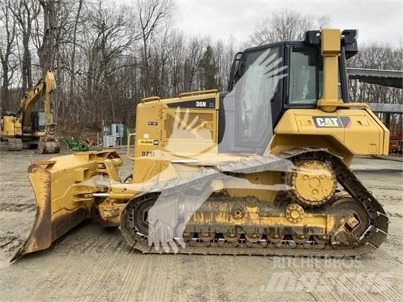 CAT D6N XL Верижни булдозери
