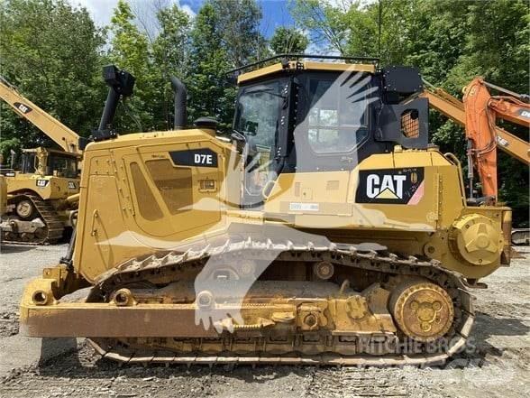 CAT D7E Верижни булдозери
