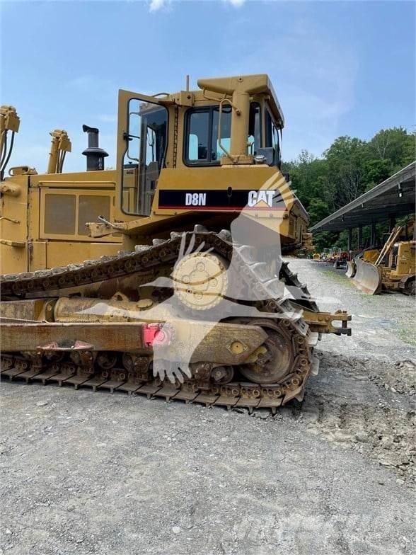 CAT D8N Верижни булдозери
