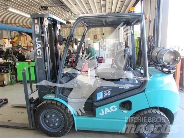 JAC CPQYD30 Дизелови камиони