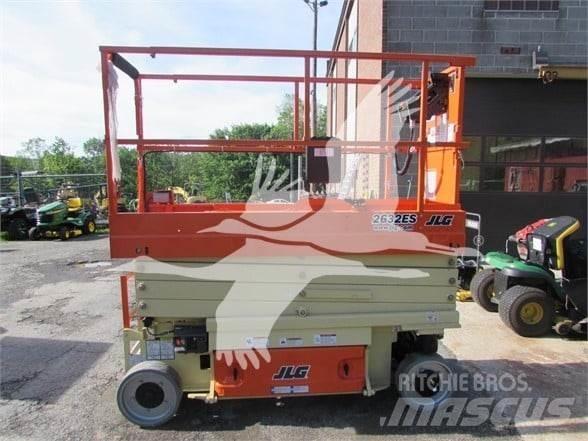 JLG 2632ES Ножични работни платформи