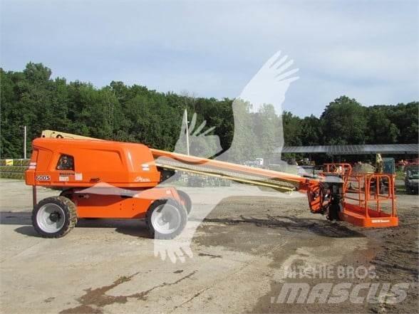 JLG 600S Телескопични повдигачи
