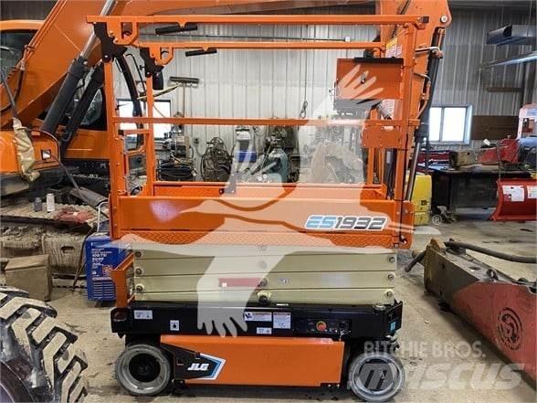 JLG ES1932 Ножични работни платформи
