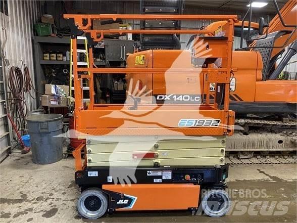 JLG ES1932 Ножични работни платформи
