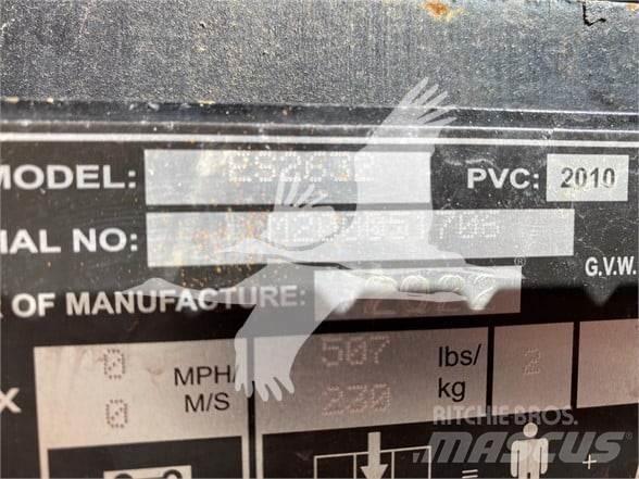 JLG ES2632 Ножични работни платформи