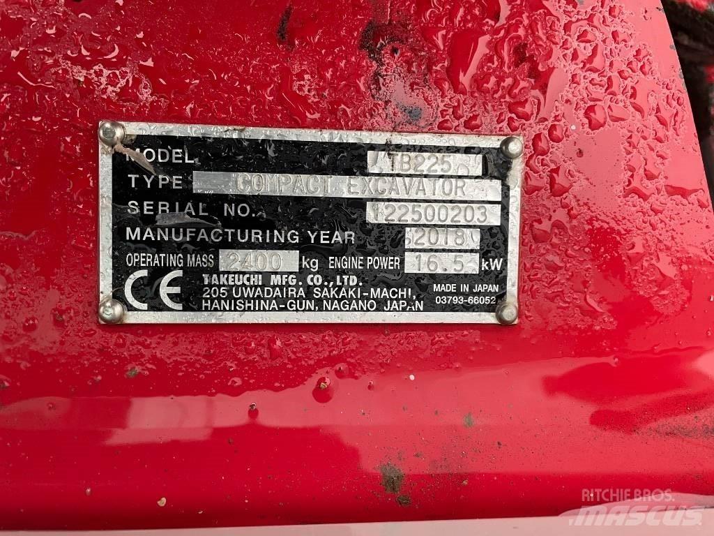 Takeuchi TB 225 Мини екскаватори < 7 т