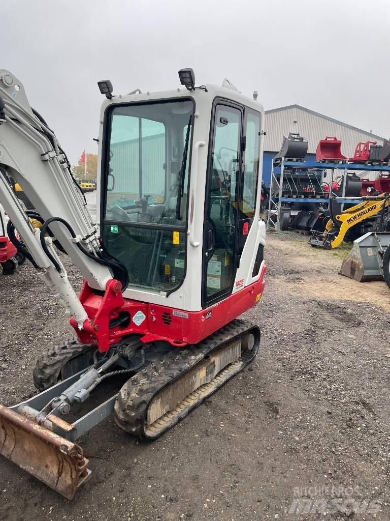 Takeuchi TB 225 Мини екскаватори < 7 т