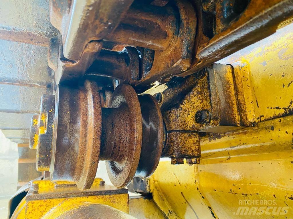 CAT 953 Верижен товарач
