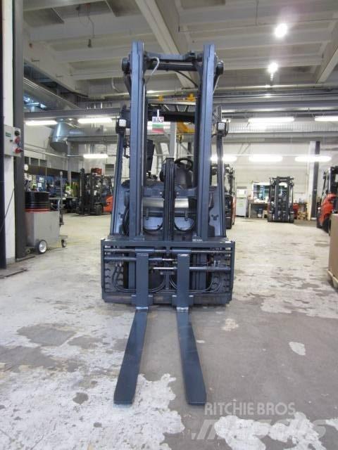 Linde E25 Електрически вилични кари-повдигачи