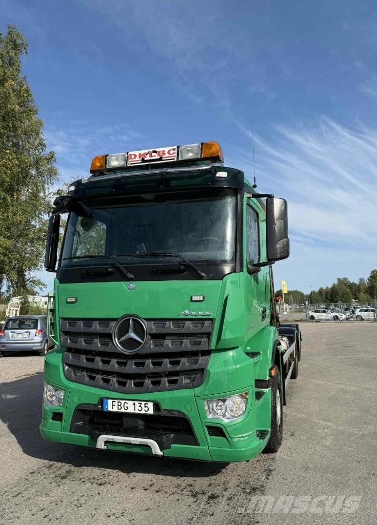 Mercedes-Benz Actros Камиони с кран с кука
