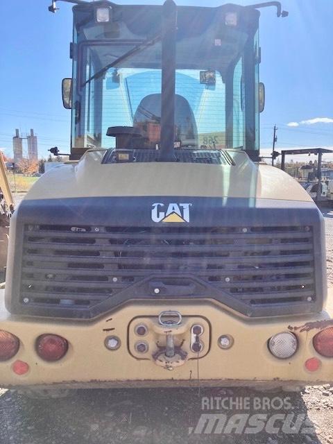 CAT 908 M Колесни товарачи